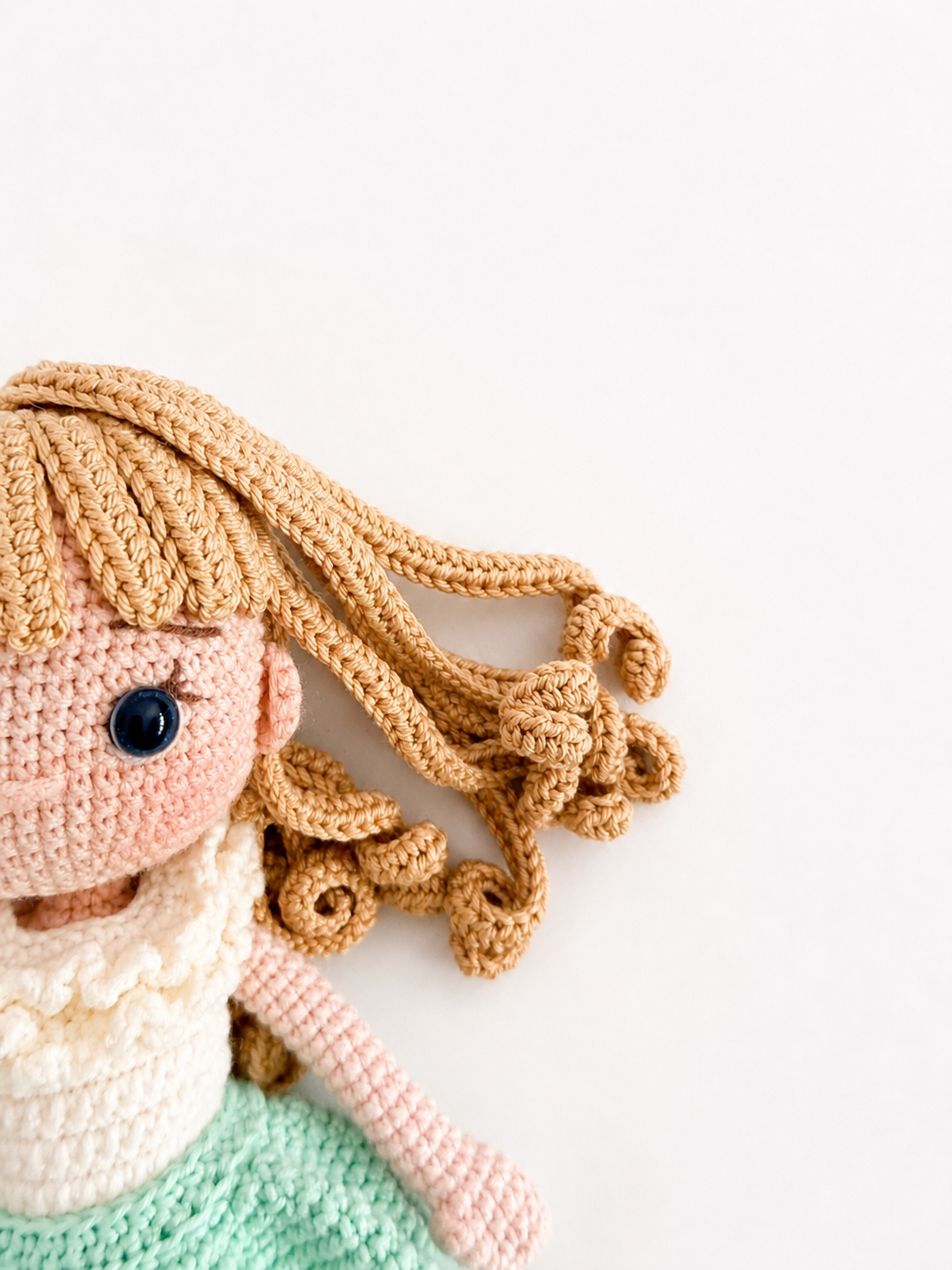 Clara | The Little Explorer